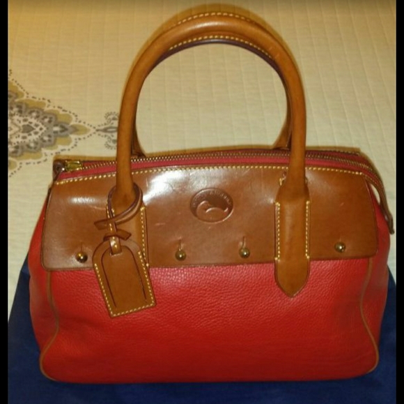 EUC Dooney & Bourke Satchel with dust bag - Picture 1 of 3